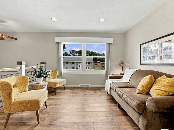 4th image of 2545 Waller St