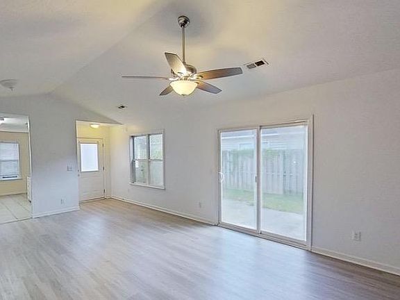 3rd image of 1113 Loman Ln