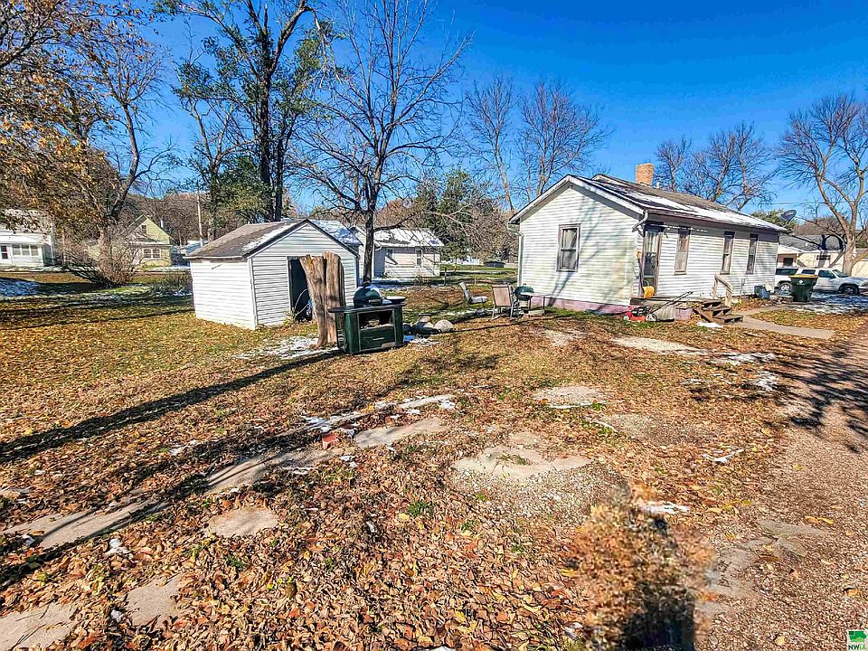2nd image of 1614 W 28th St