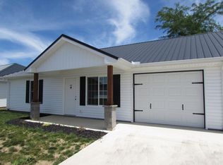 1631 Irene Dr #27, Bellefontaine, OH 43311