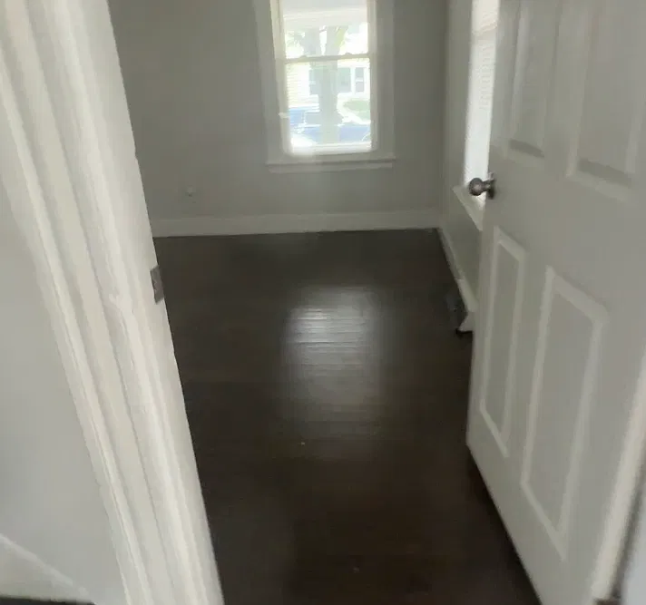 5 bed, 1554 sqft, $2,850 — Photo 2