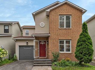 583 Tweedsmuir Ave #9, Ottawa, ON K1Z 5P4