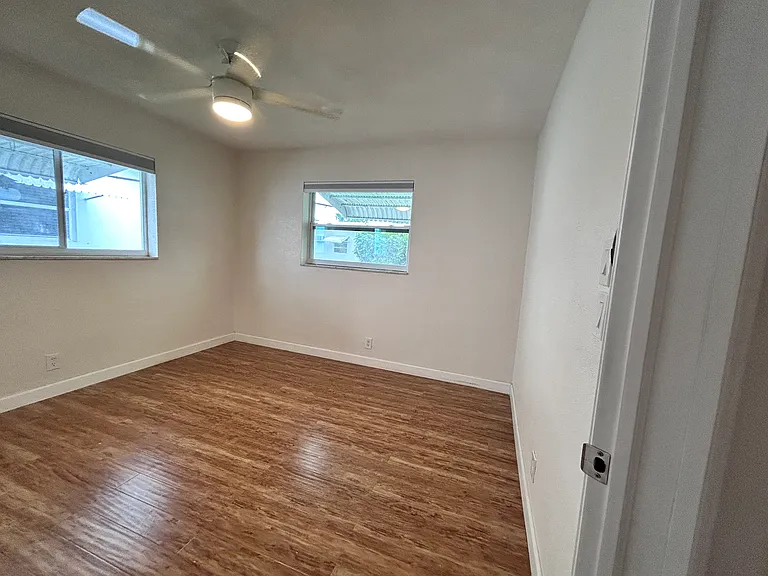123 SW 13th St — Photo 11