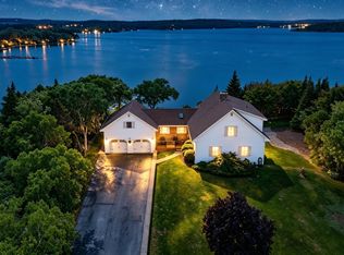 63 Viewpoint Ln, Halifax, NS B3V1E7