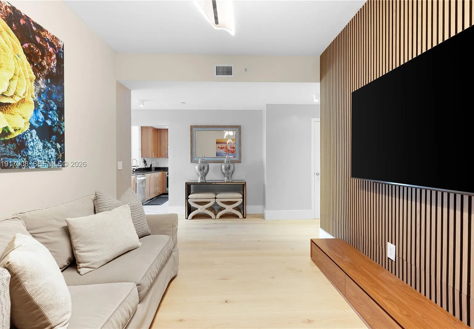 Aventura Marina Condo Num — Photo 1