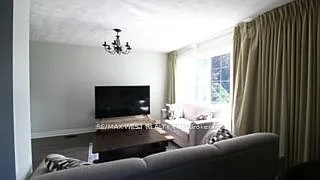 13 Webster Dr #MAIN FLOOR — Photo 3