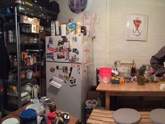 2nd image of 261 E 10th St APT 8