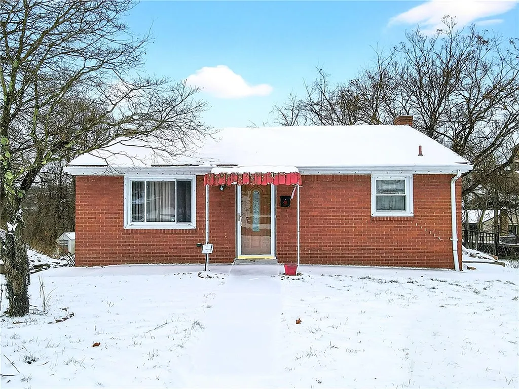 2421 Cronemeyer Ave photo 1