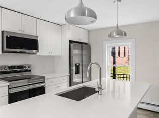 2 Perkins St, Amesbury, MA 01913