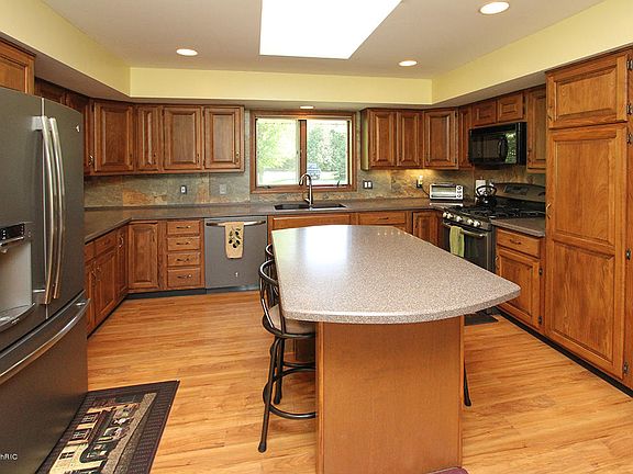 3rd image of 1300 W East Ave