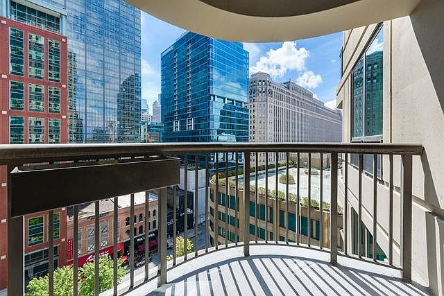 1st image of 400 N La Salle Dr APT 1804