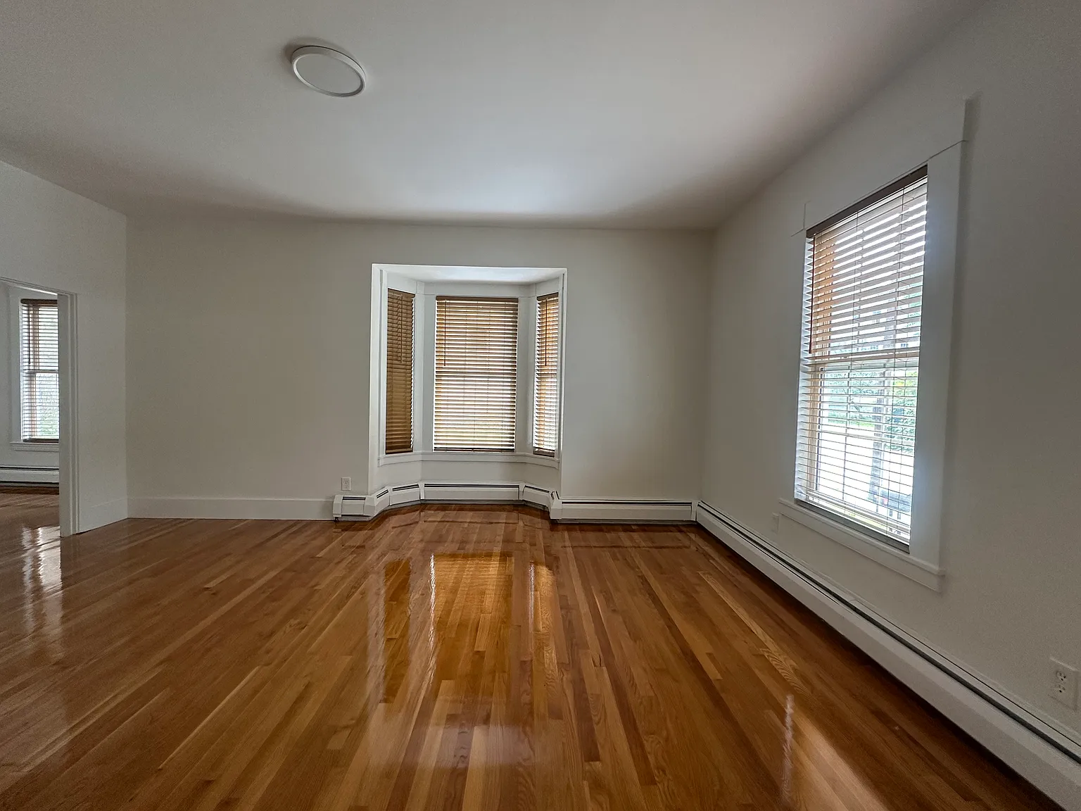 3 bed, 1450 sqft, $3,200 — Photo 2