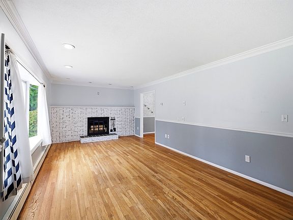 3rd image of 277 Brainerd St