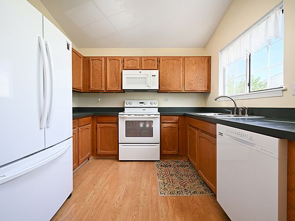 5th image of 126 Winchester Dr Unit B