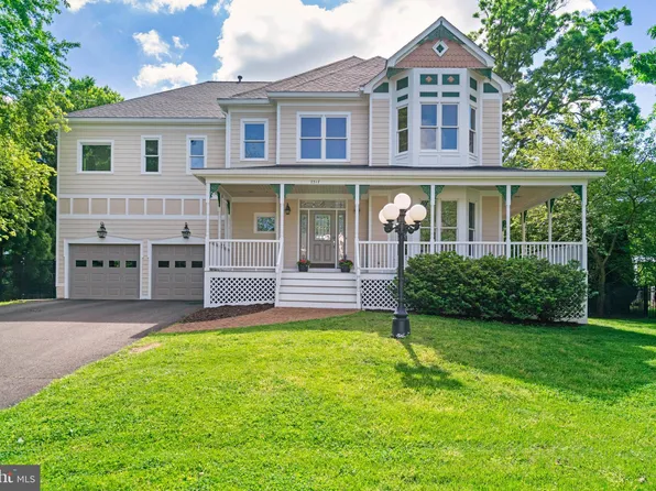 2317 Chestnut Hill Ave, Falls Church, VA 22043