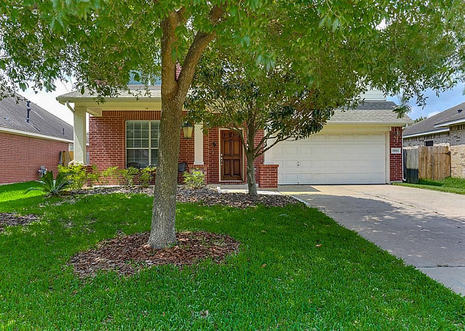 1st image of 18026 Parkwille Ln
