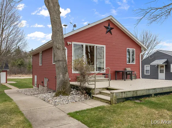 6670 W Winchester Dr, Baldwin, MI 49304