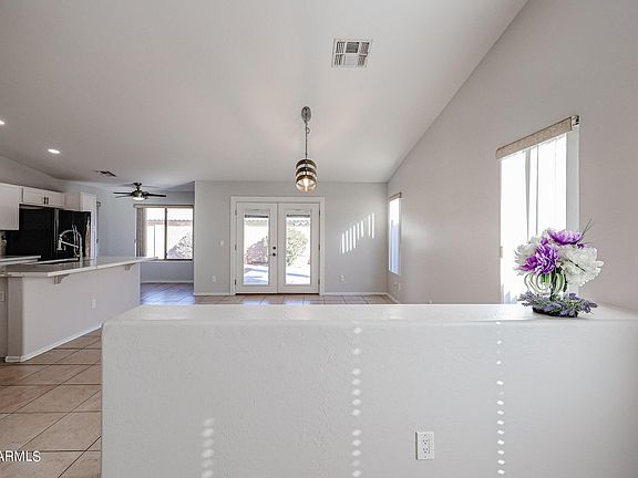 4th image of 10522 W WILSHIRE Drive