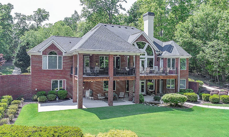 Welcome to your lake home!
