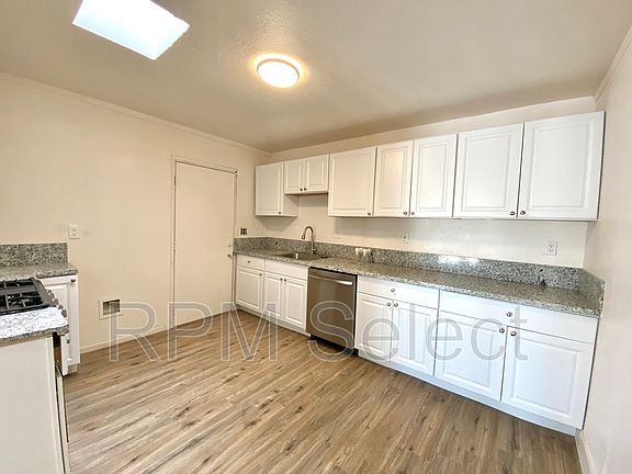 5th image of 1670 Glenrose Ave Unit A