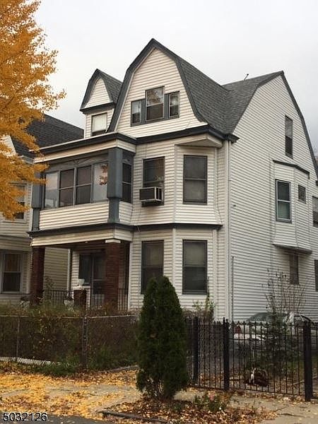 1st image of 170 N 16th St