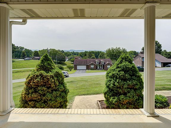 4th image of 113 Park Dr