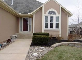 21685 W 121st St, Olathe, KS 66061