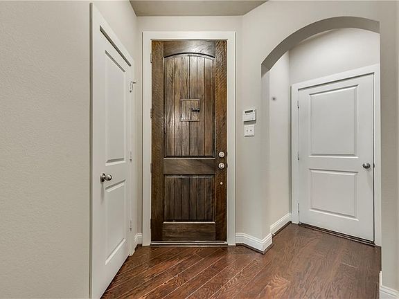3rd image of 1625 Brook Grove Dr