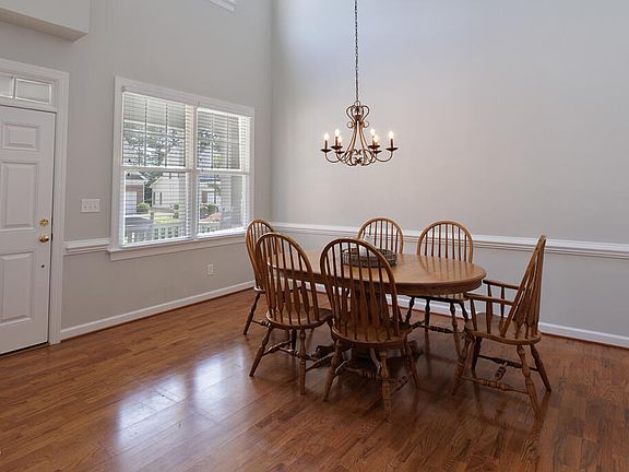 5th image of 8030 Satillo Ln