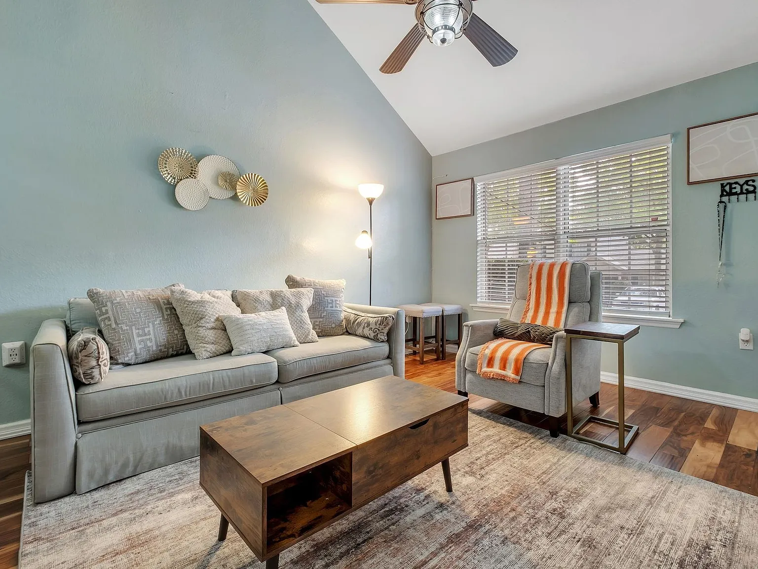 2 bed, 1209 sqft, $1,600 — Photo 4