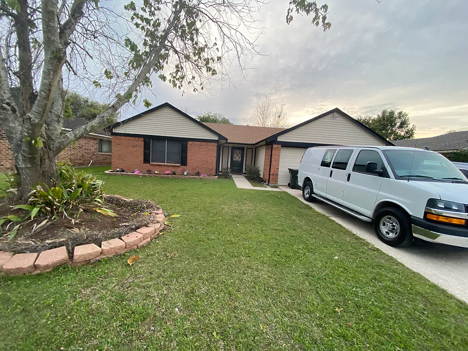 121 Queen Anne Dr