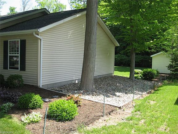 3rd image of 1401 Erieview Dr