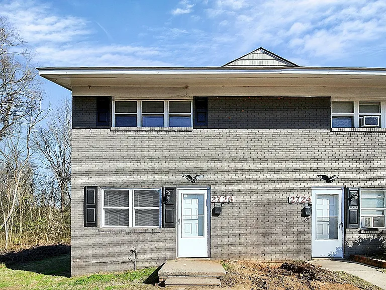 Oaklawn West — Photo 1
