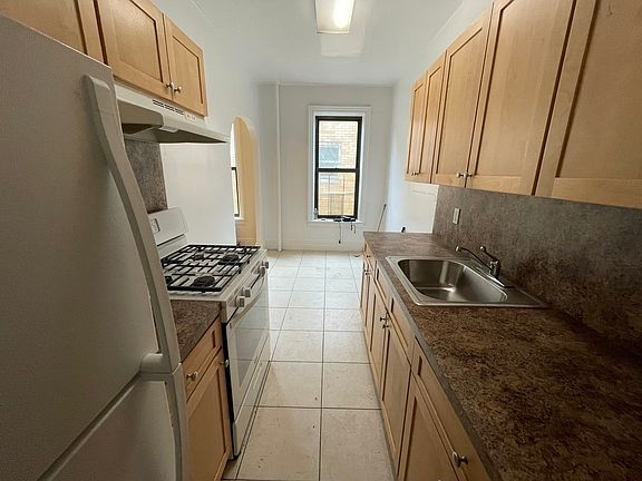 3rd image of 345 86th St #555