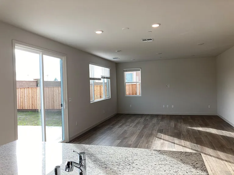 2845 Shaver Ct — Photo 5