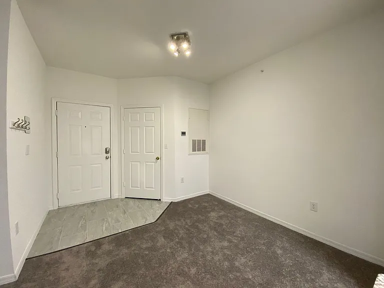 5455 Vineland Rd #3310 — Photo 5
