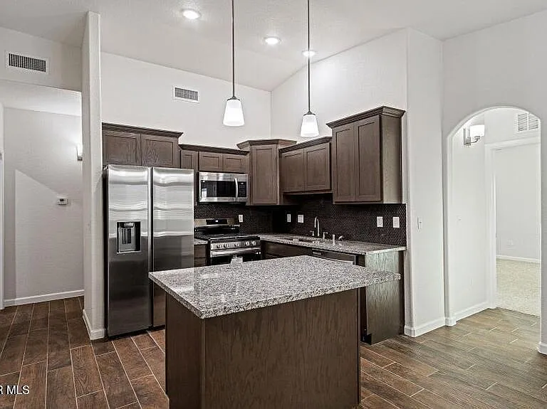 900 Gulf Streams Ave — Photo 2