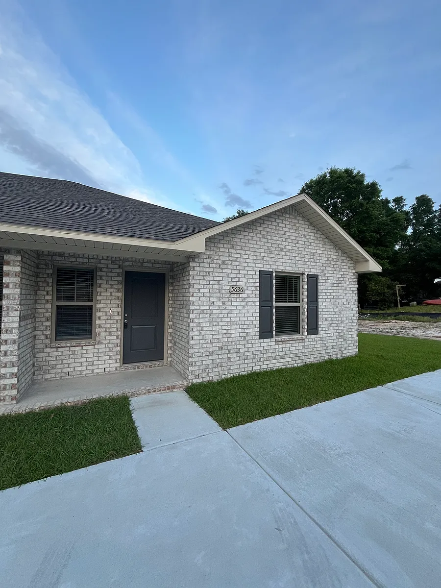 Building Photo - 5636 Alabama St