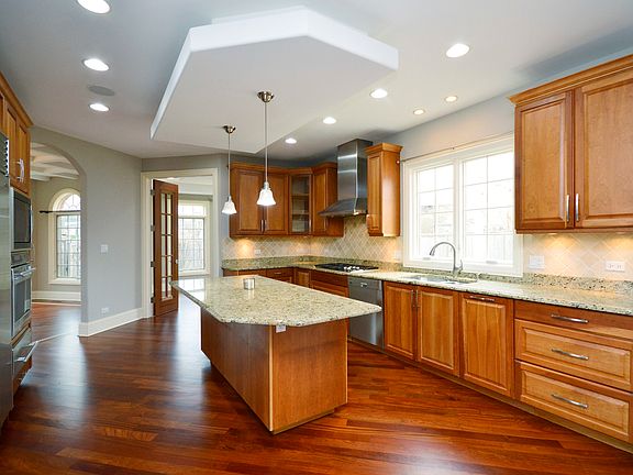 5th image of 314 Wilshire Dr E