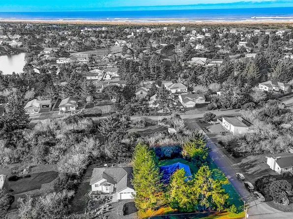 199 Wishkah Street SW, Ocean Shores, WA 98569