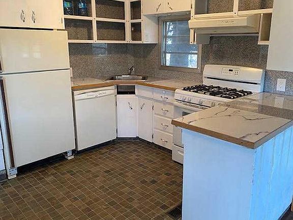 3rd image of 726 Carmichael Ln #7