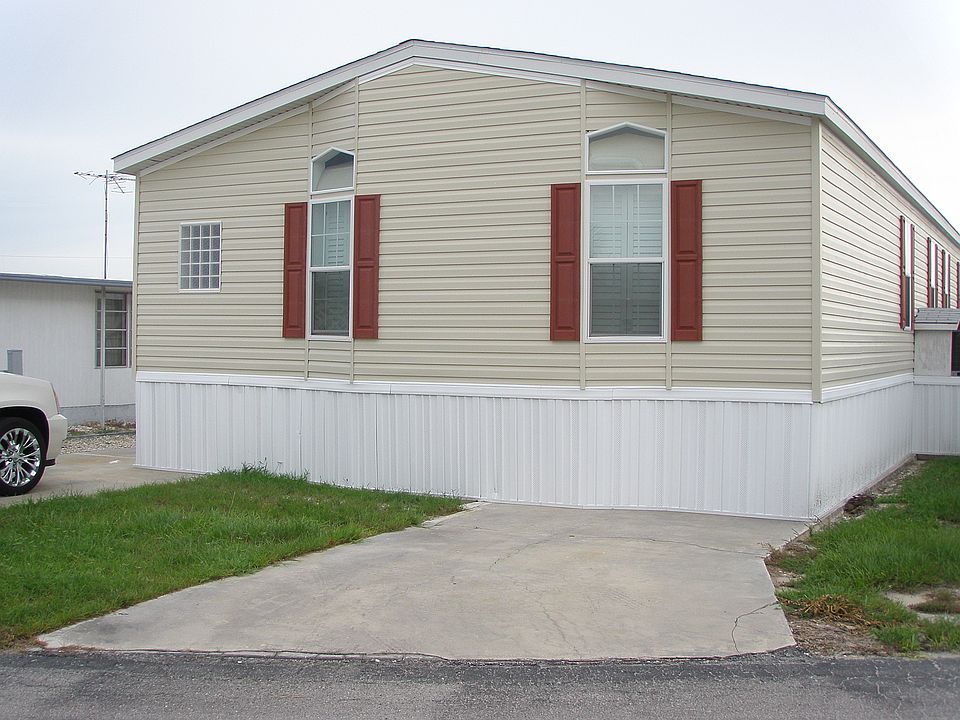 1st image of 3723 Dewberry Ln