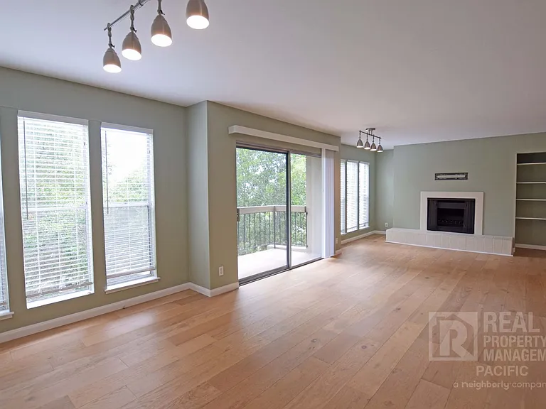 5335 Broadway Ter #305 — Photo 1