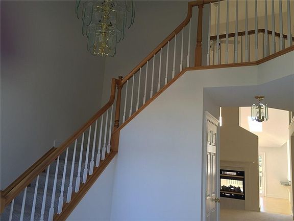 2nd image of 281 White Oak Ter