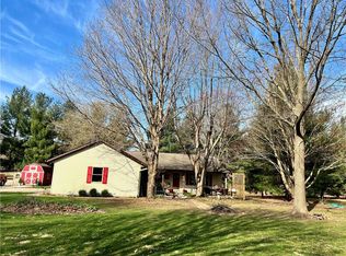 805 N Putnam St, Moweaqua, IL 62550