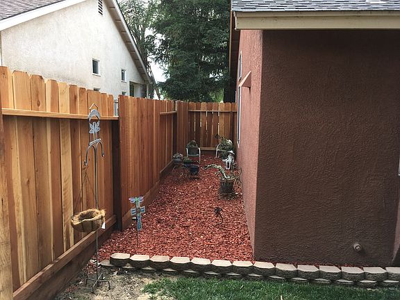 4th image of 9262 N Paradise Ave