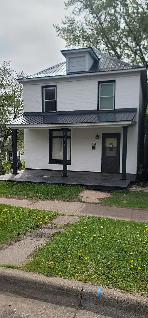 Duluth, MN - 4 bedroom - 1 bathroom - Close to UMD & CSS — Photo 1