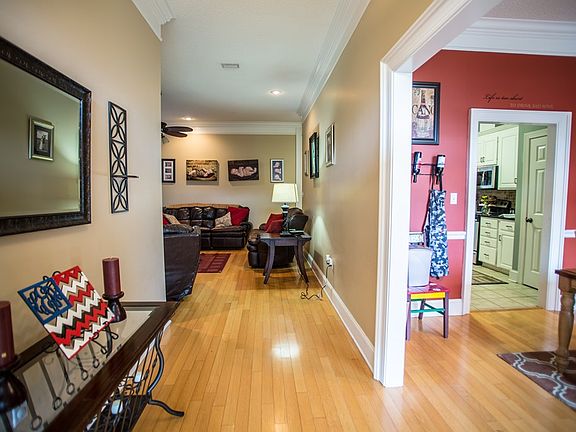 4th image of 4215 Pemberly Dr
