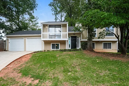 1374 Muirfield Dr Photo 1