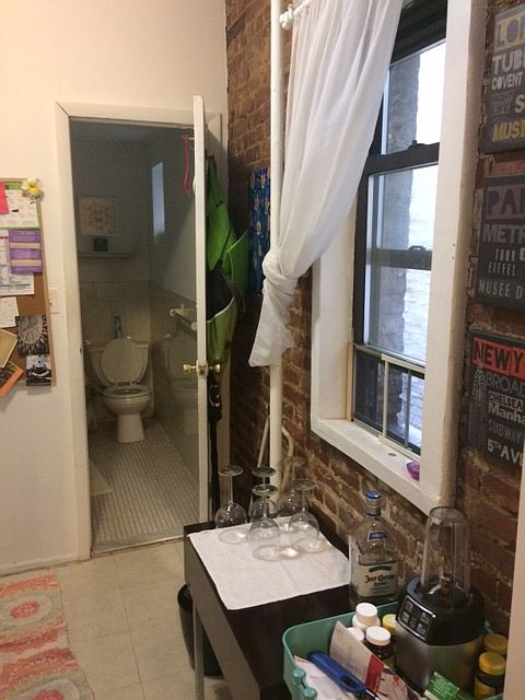 1st image of 418 E 73rd St #3